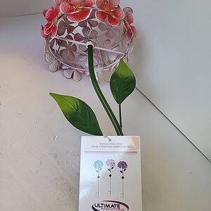 Pink Solar Hydrangea Garden Stake with Green Leaves New In Box